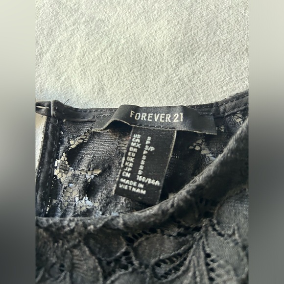 Forever 21 Black Lace Top -$5 - Picture 2 of 3